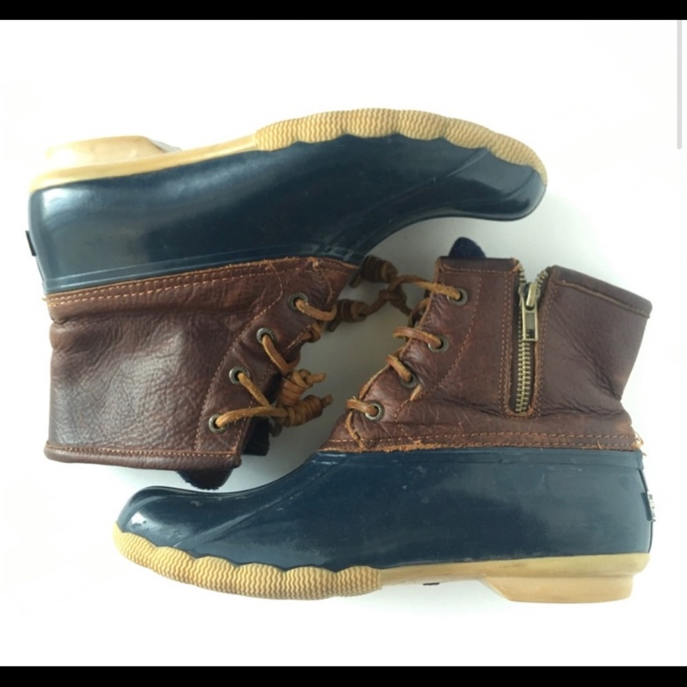 Sperry Duckboot Woman’s Size 8 Navy Tan Great Cond
